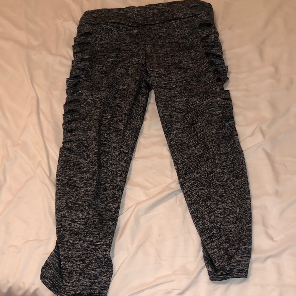 Gray cropped leggings